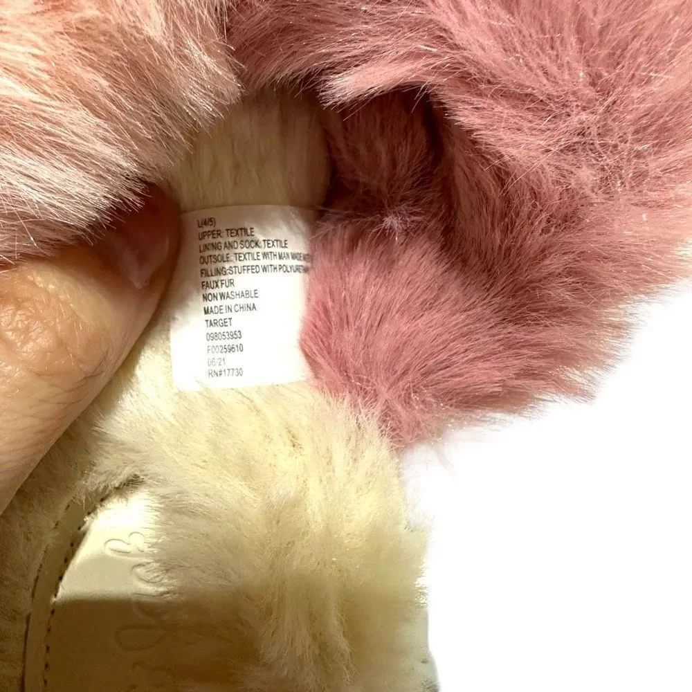 Cat & Jack Kid’s Crossband Fuzzy Slippers Size Large (4/5)